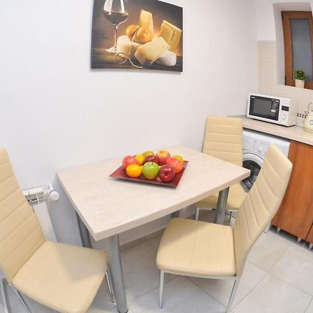 Spacious And Modern Apartment Close To Old City Bukarest Exteriör bild