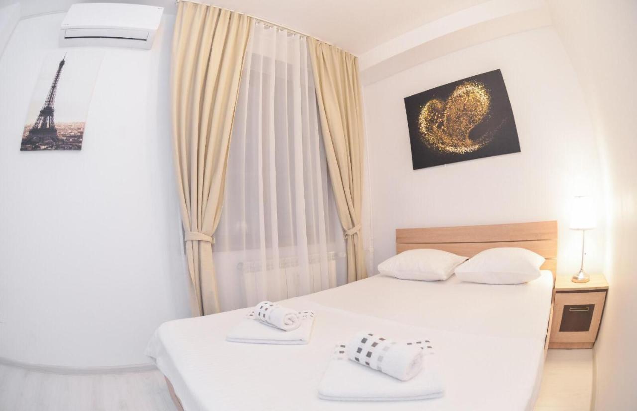Spacious And Modern Apartment Close To Old City Bukarest Exteriör bild
