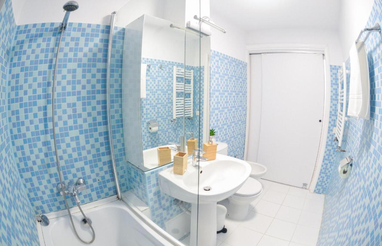 Spacious And Modern Apartment Close To Old City Bukarest Exteriör bild